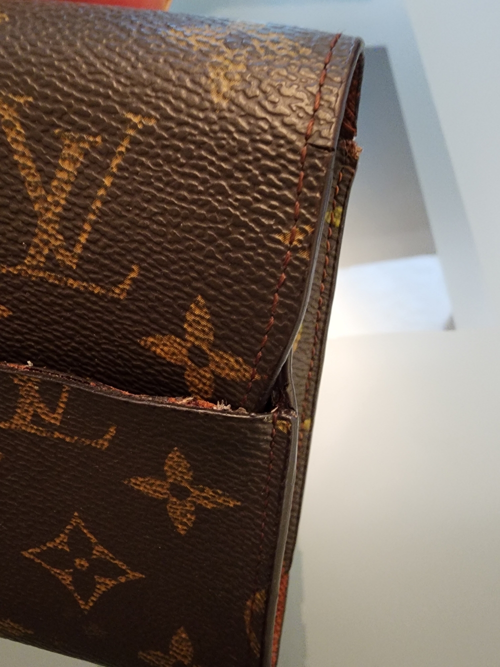 Louis Vuitton Monogram Etui Cigarette Case featuring the iconic brown - Picture 2 of 12